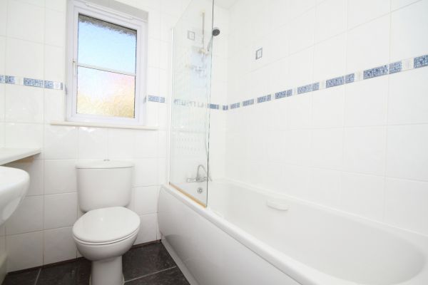 Shower Window Replacement in Fremont